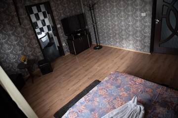 Фото номера Номер с кроватью размера &quot;king-size&quot; и гидромассажной ванной Гостевой дом Casa Robi г. Peştişani 15