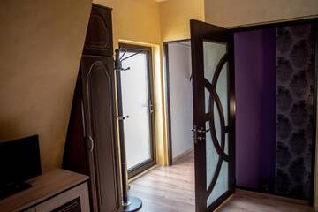 Фото номера Апартаменты с балконом Гостевой дом Casa Robi г. Peştişani 3