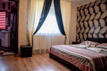Фото номера Номер с кроватью размера «king-size» и балконом Гостевой дом Casa Robi г. Peştişani 6